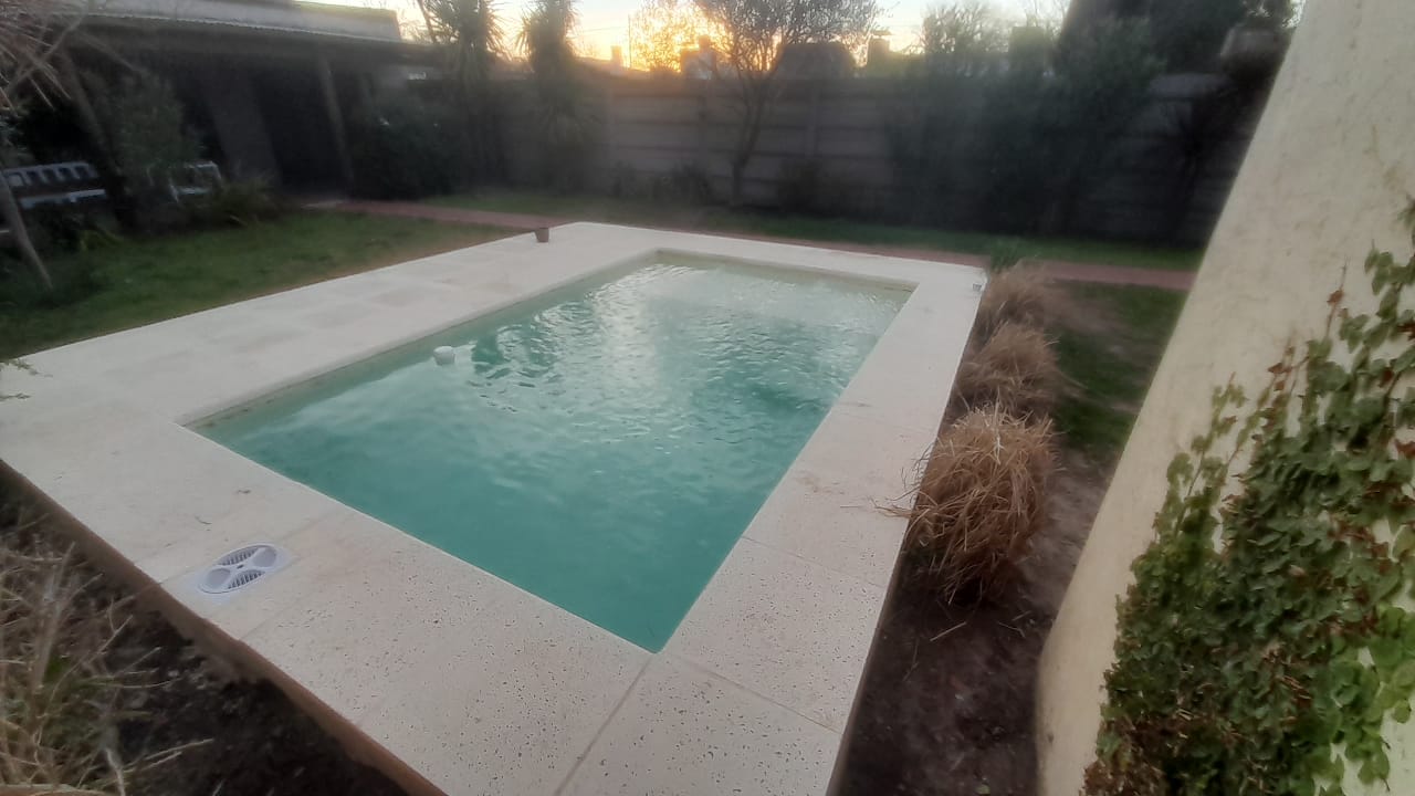 Piscina al atardecer